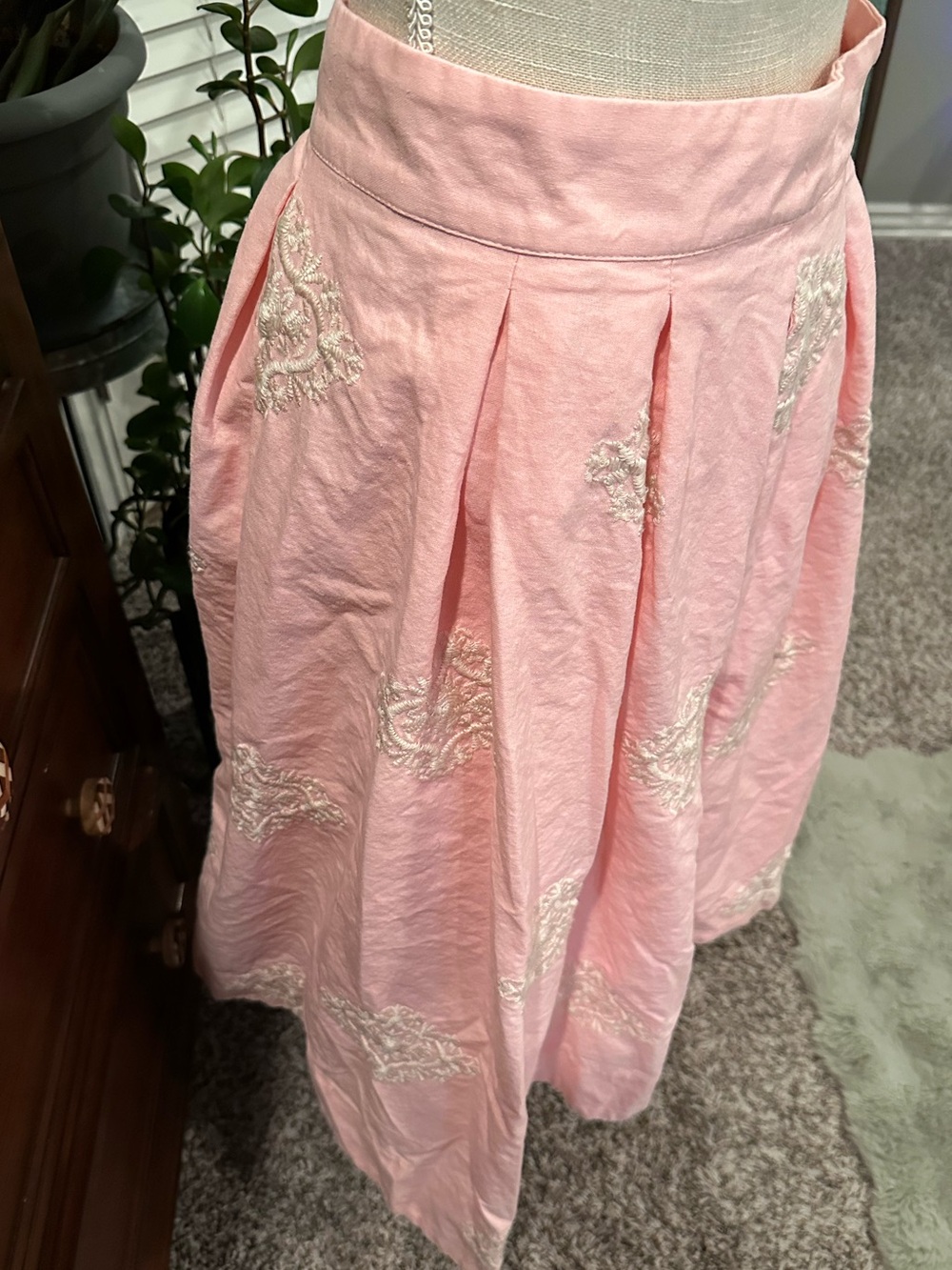 Pink Embroidered Pleated Women's Skirt
